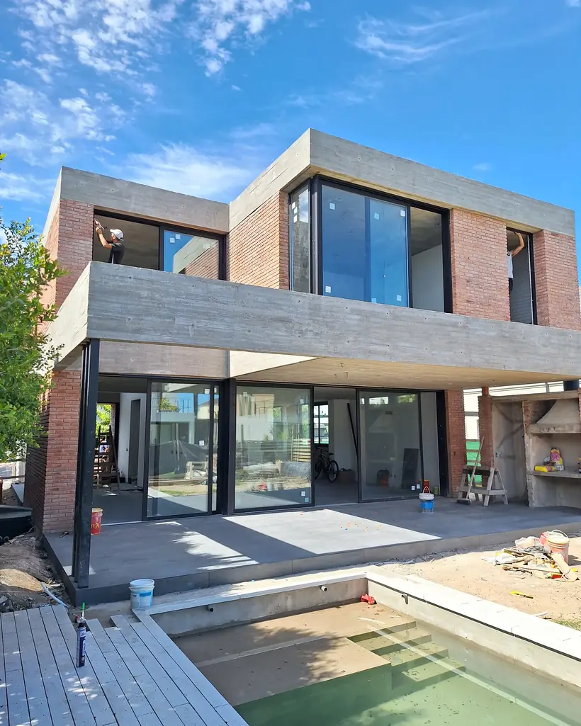 Aberturas en obra de ladrillo y hormigón — aberturas de aluminio fabricadas e instaladas por NG Aberturas